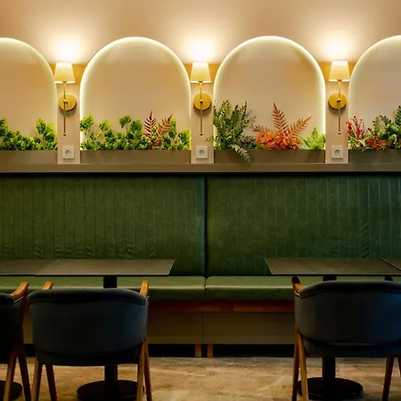 Fly Point Airport 호텔 3*