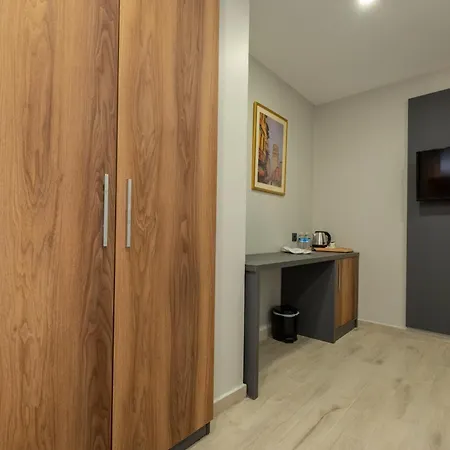 호텔 Fly Point Airport 3*