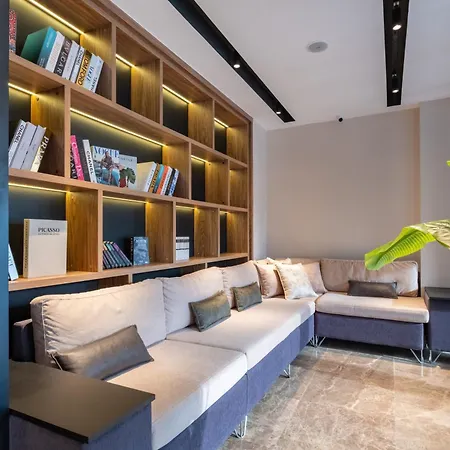 Fly Point Airport 호텔 3*