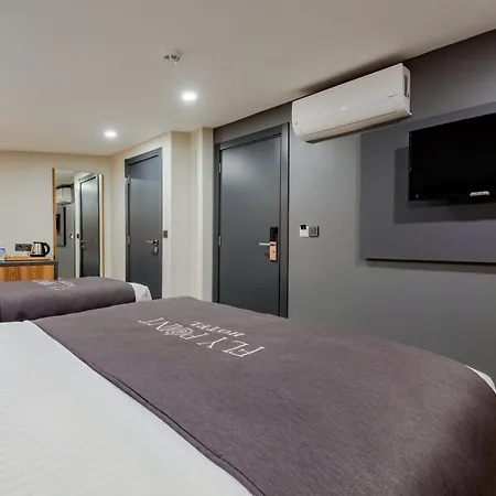 호텔 Fly Point Airport 3*