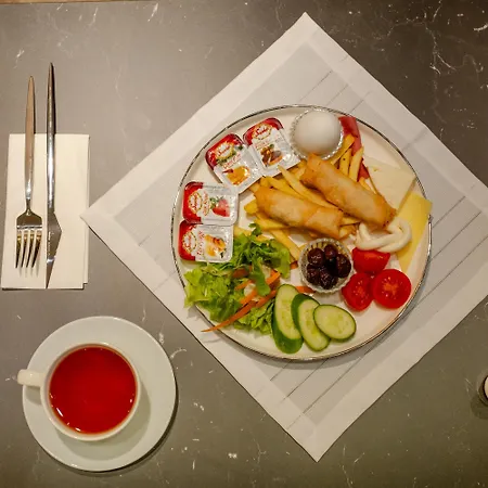 Fly Point Airport 호텔 3*