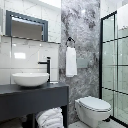 Fly Point Airport 호텔 3*