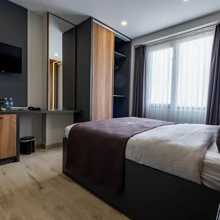 Fly Point Airport 호텔