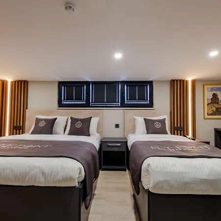 Fly Point Airport Hotel 3*