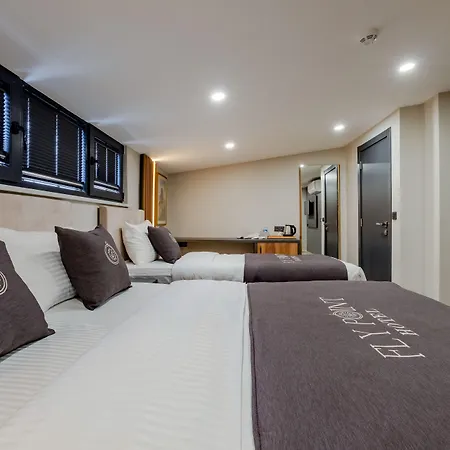 Fly Point Airport 호텔