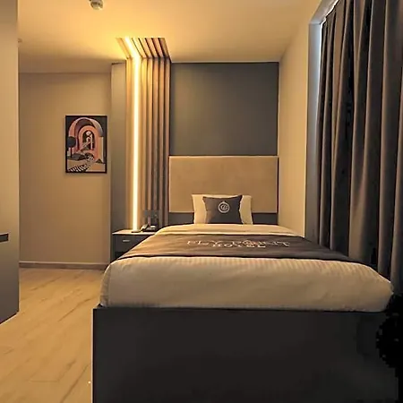 Hotel Fly Point Airport 3*